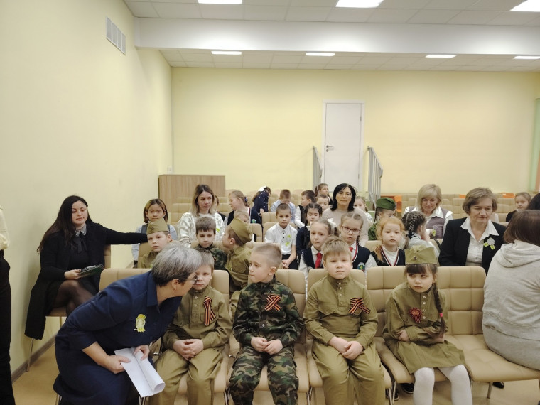 конкурс чтецов "Слушай, страна, говорит Ленинград".